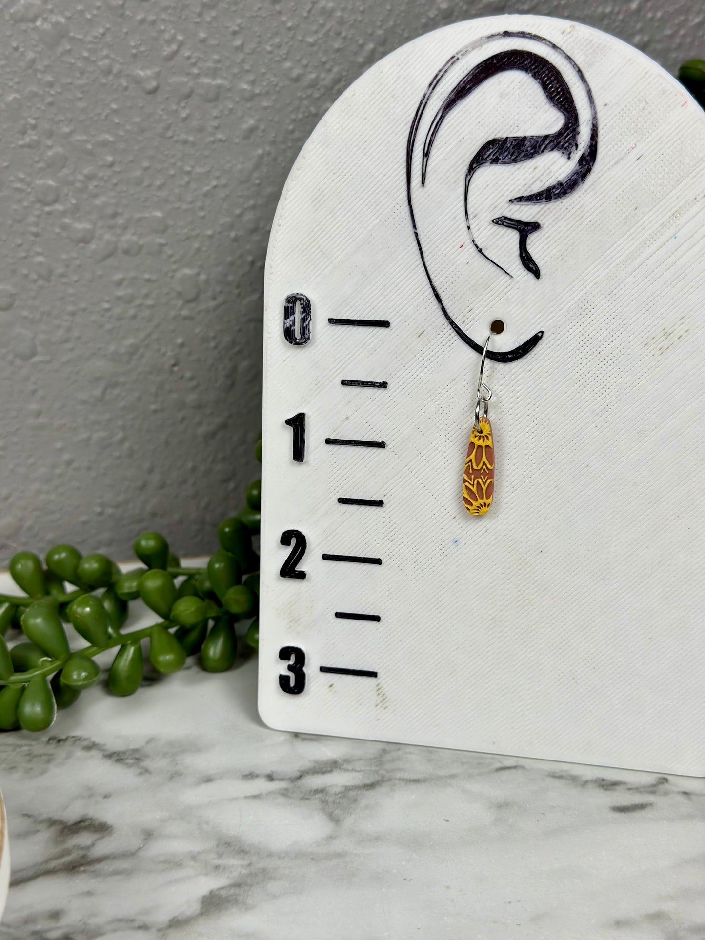 Simple Sunflower Texture Dangles - Short