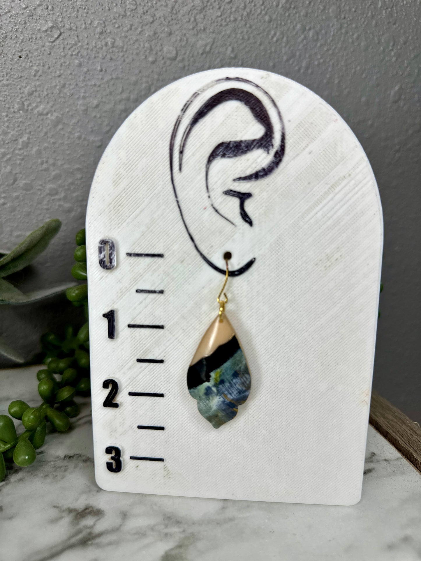Stone Effect Arrowhead Dangles