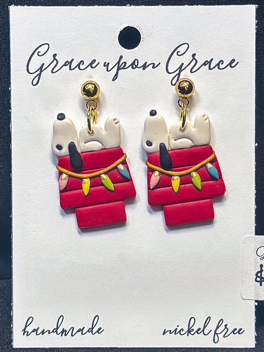 Snoopy on Doghouse Dangles