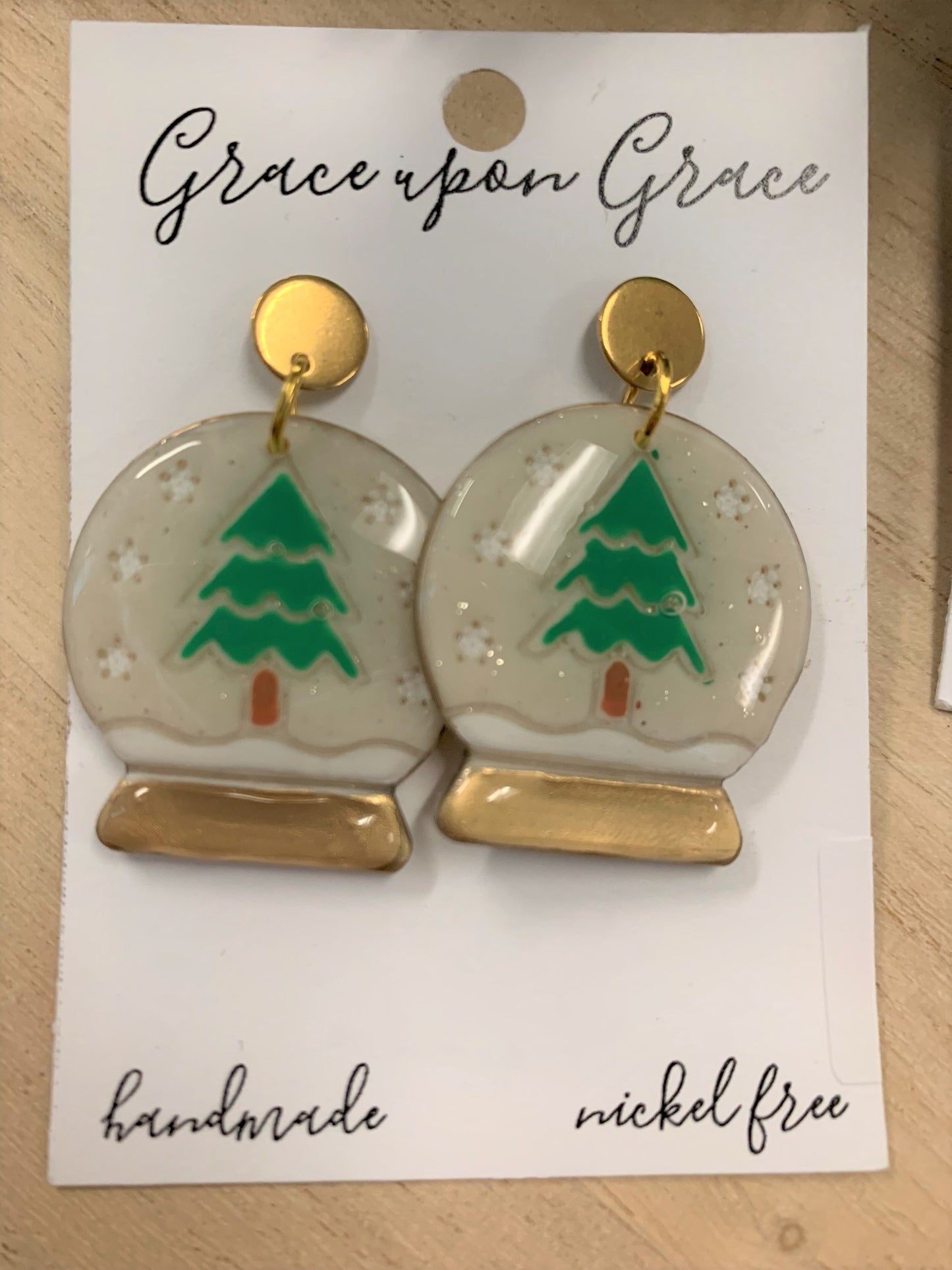 Snowglobe Dangles with Christmas Tree