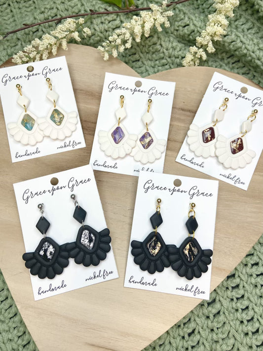 Gloria Dangles