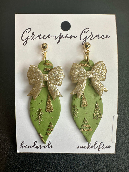 Textured Ornament with Bow Dangles