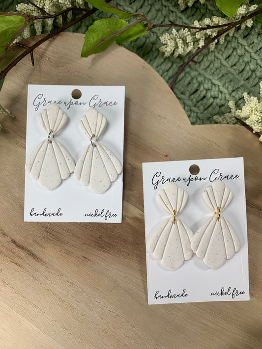 Shelly Dangles